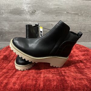 DV by Dolce Vita Rielle Black Croco Chelsea Ankle Boot Casual Size 8